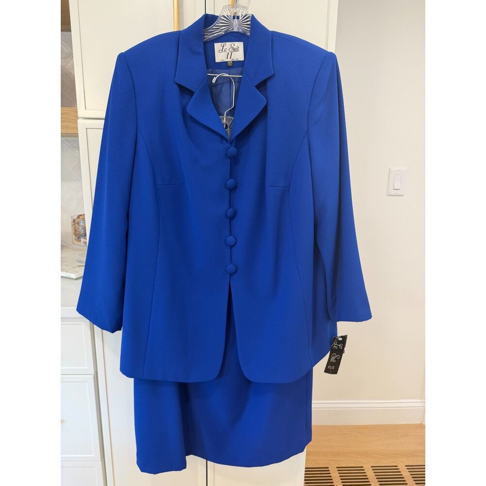 Plus Size 💙 NWT Le Suit 2-Piece Skirt Suit – Size 18W– Royal Blue